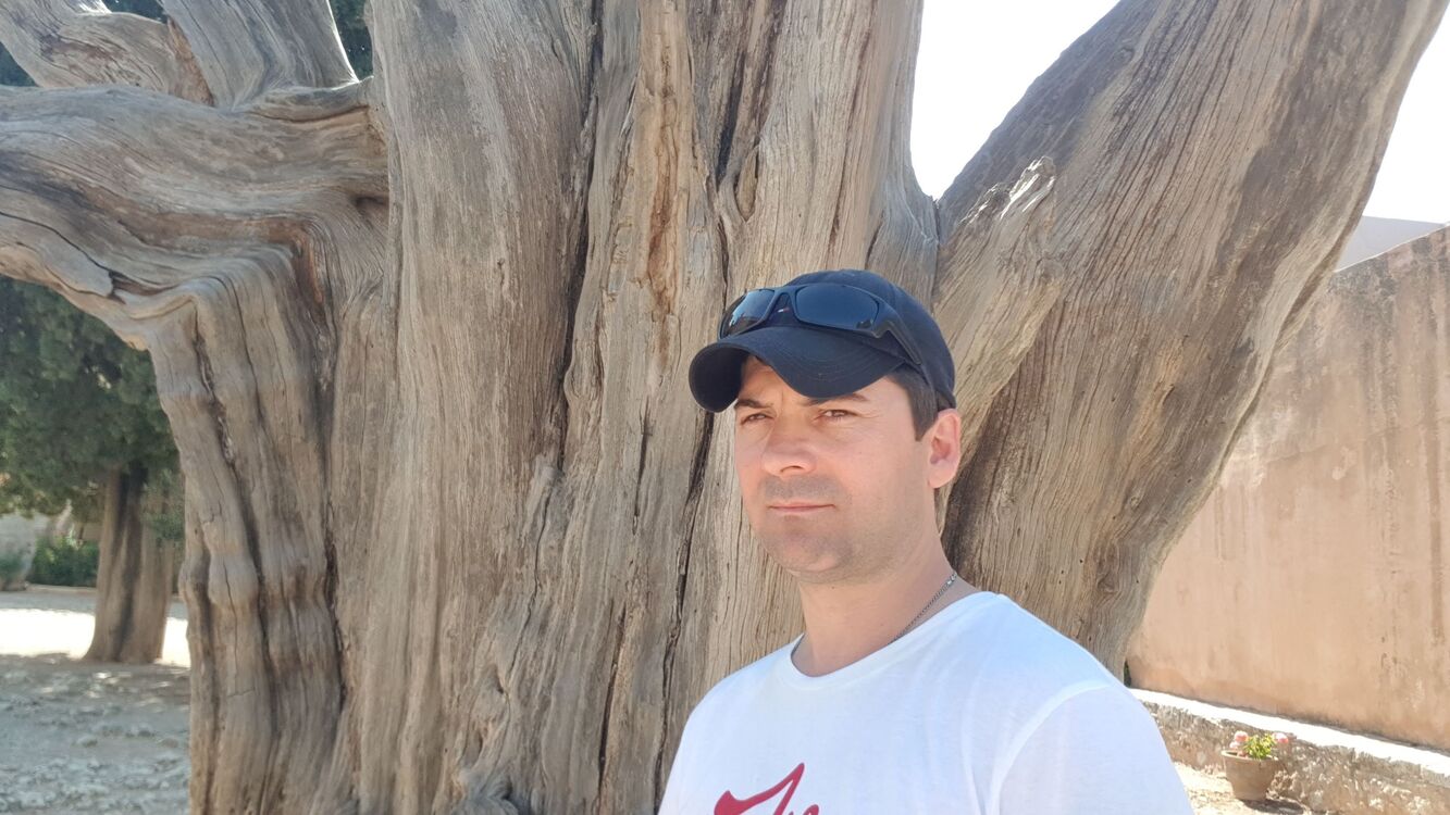  Romain,   , 44 ,   ,   