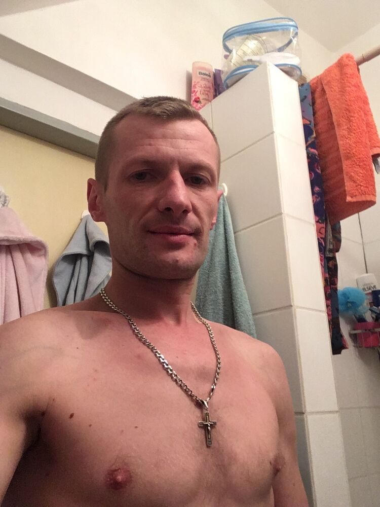  25406691  Aleh, 40 ,    