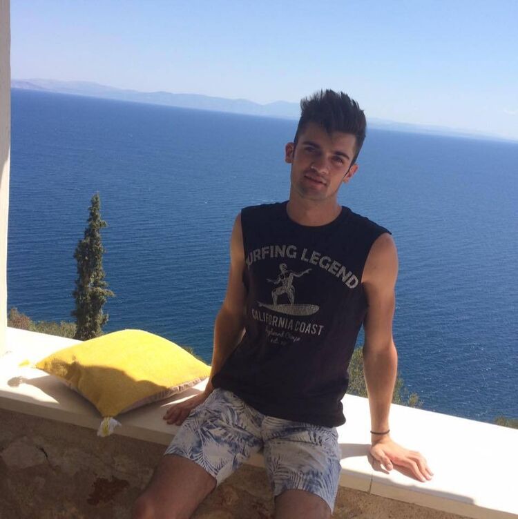  8466951  Cristi, 29 ,    