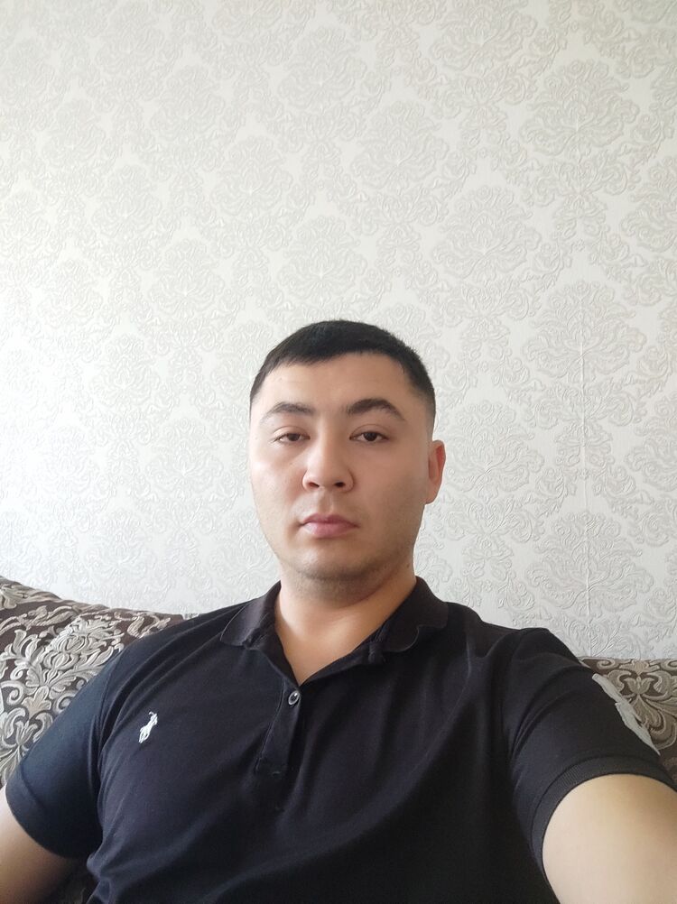  40104671  , 33 ,    