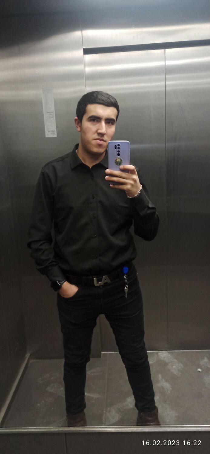  32647221  Artur, 27 ,    