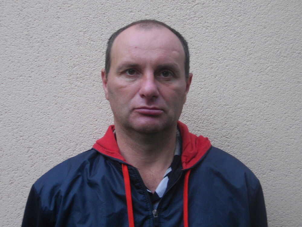  15157911  Viktor, 50 ,    