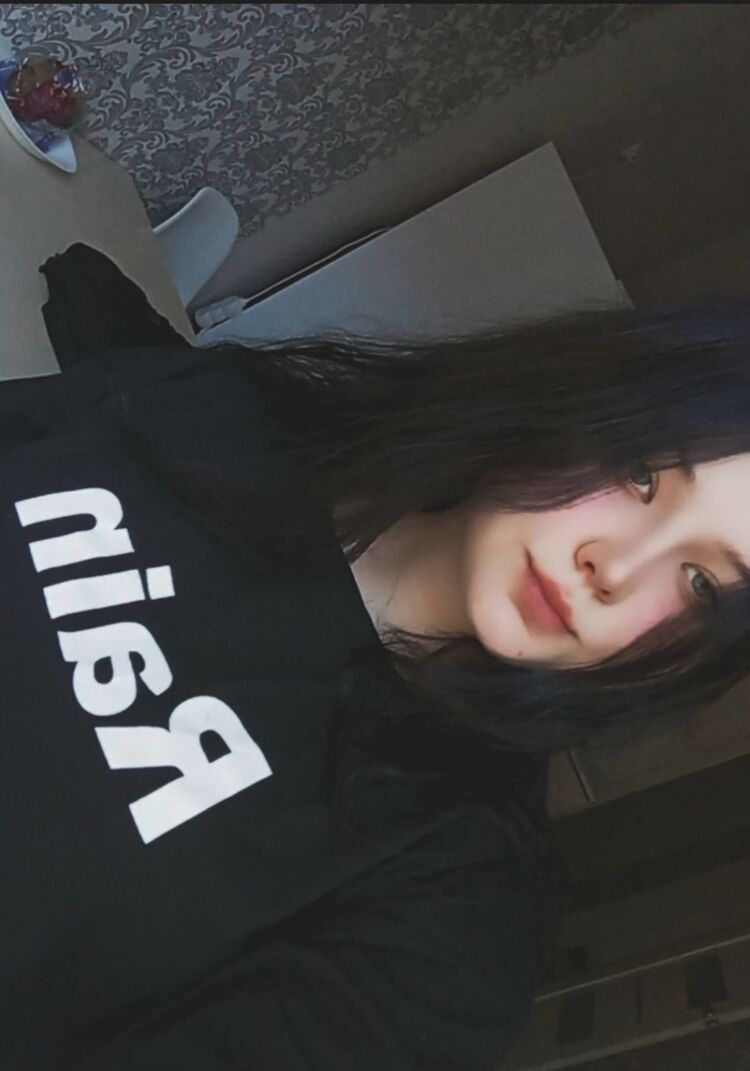  43489491  Ksenia, 19 ,    