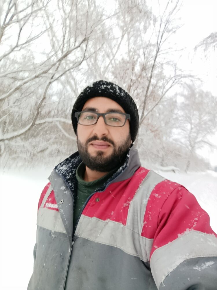 49718061  Ahmet, 32 ,     