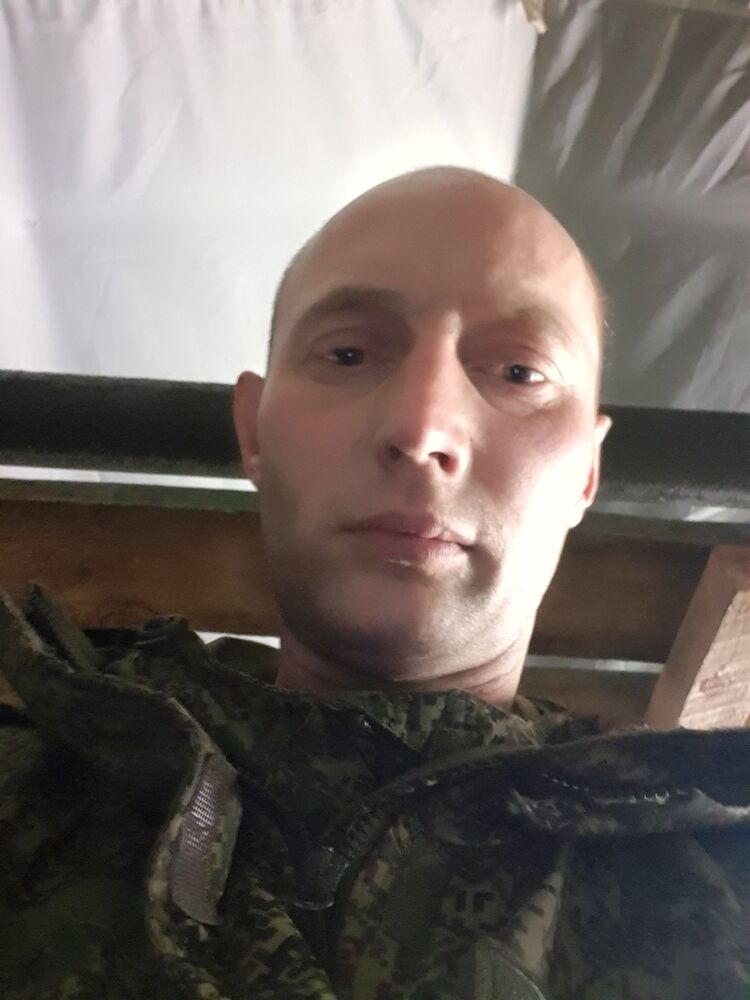  ,   Zhenek, 33 ,   ,   