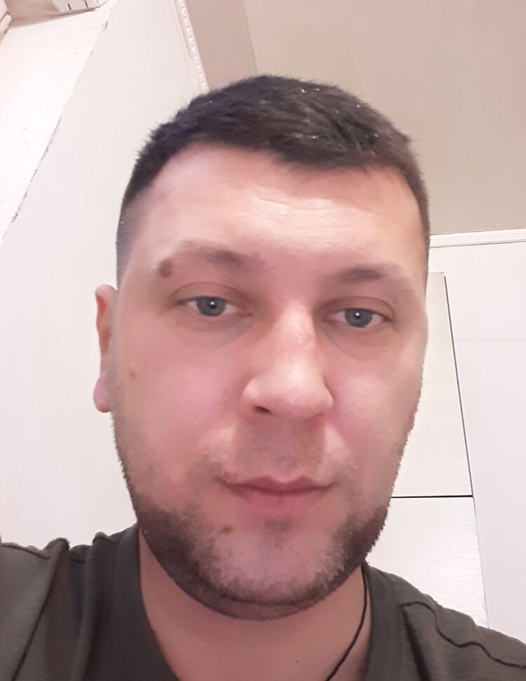  46104981  , 40 ,    