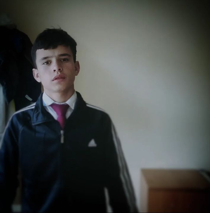  54320341  Anis, 25 ,    