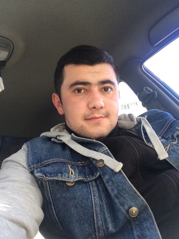  5852741  Timur, 39 ,    
