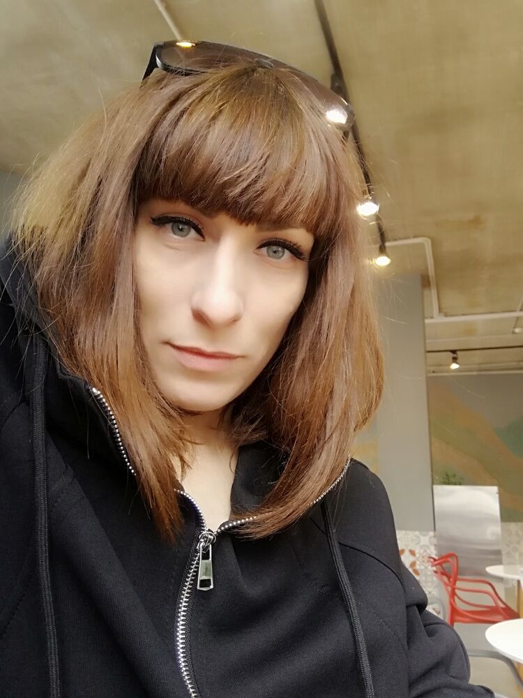  52836331  , 37 ,    