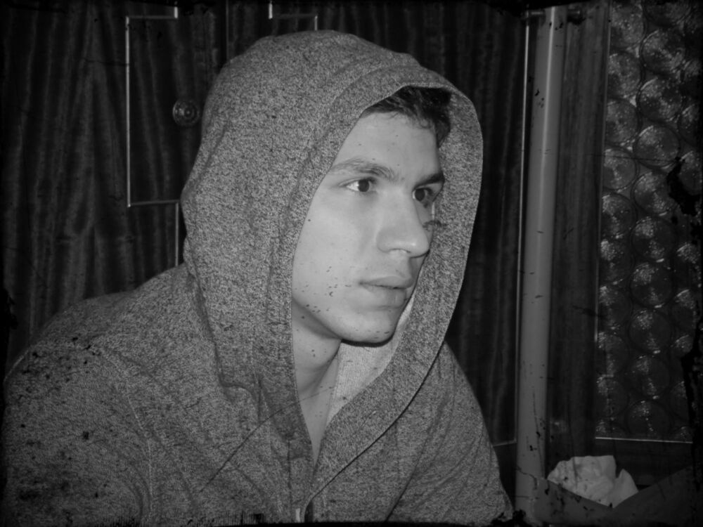  10243711  Dimitrie, 34 ,    