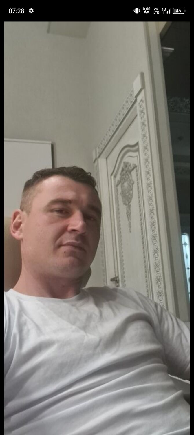  45560921  Erik, 36 ,    