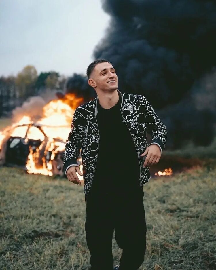  ,   Dima, 25 ,   ,   