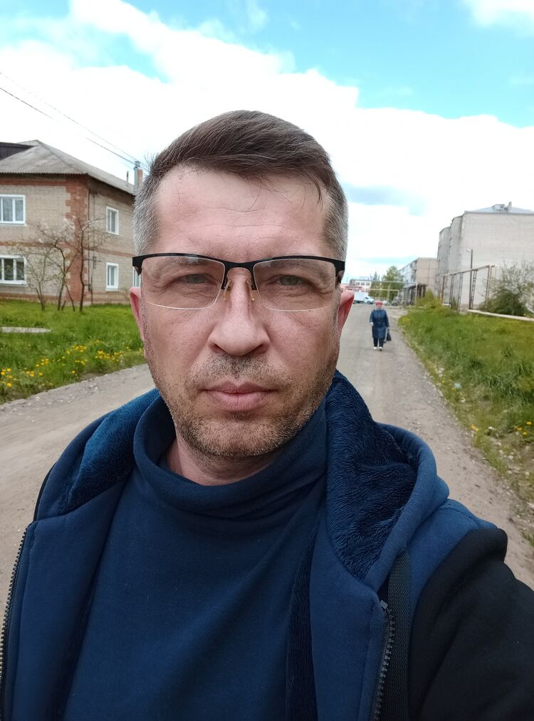  28117681  , 52 ,    