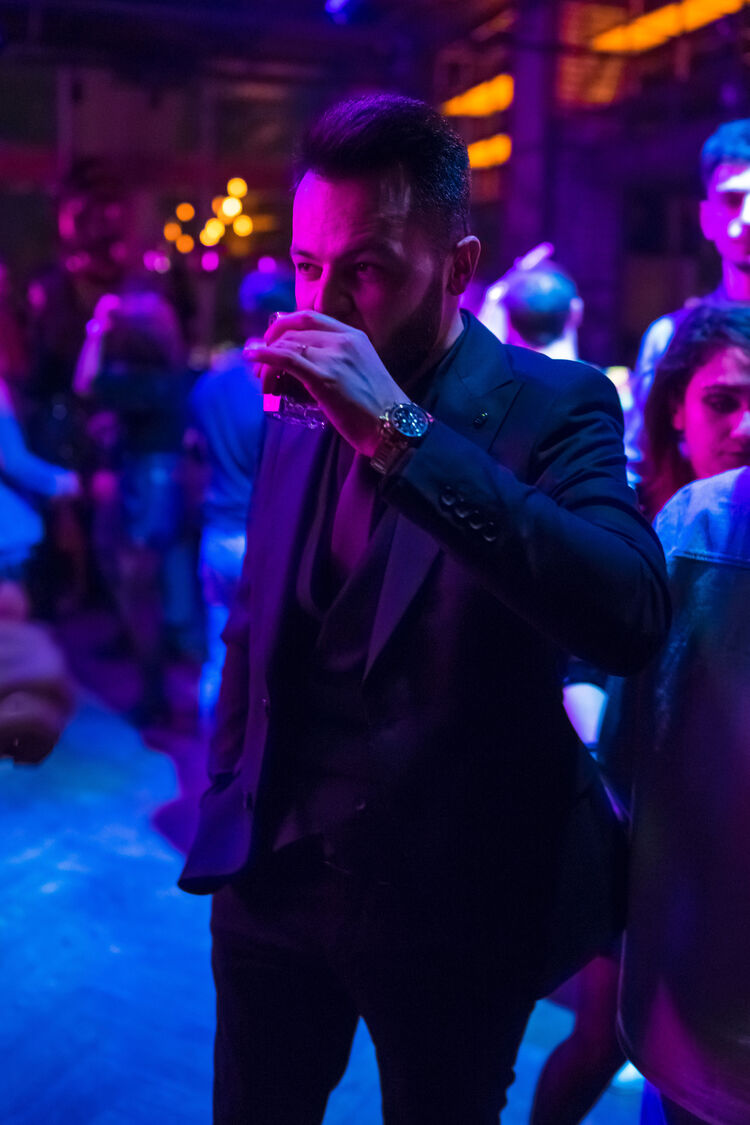  28579251  , 34 ,    -