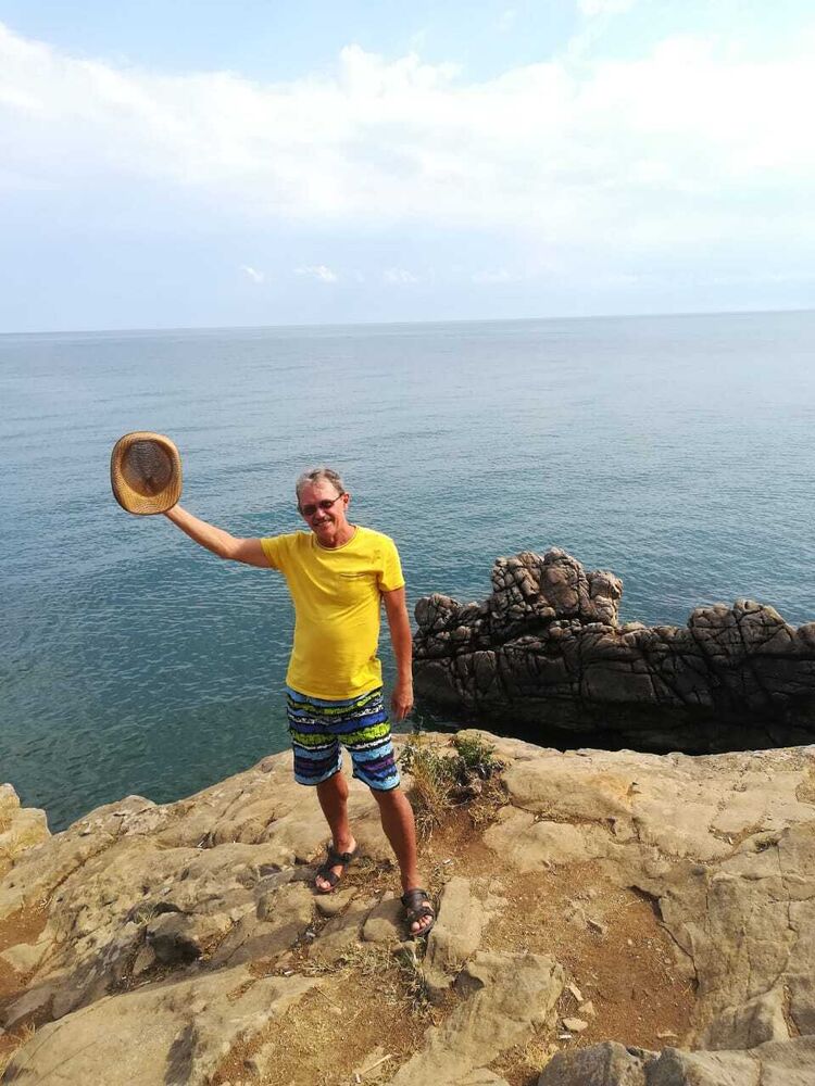  36080781  Oleg, 65 ,    