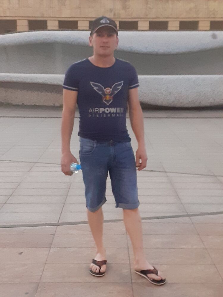  ,   Gevorg, 34 ,   ,   