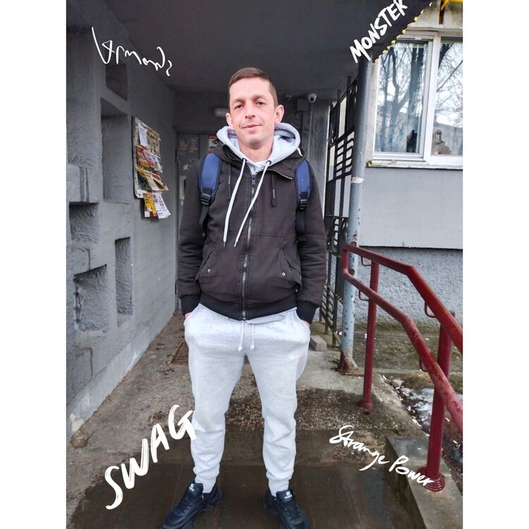  34752211  Vitalik, 36 ,    