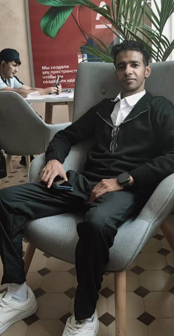  52012231  Mostafa, 33 ,    