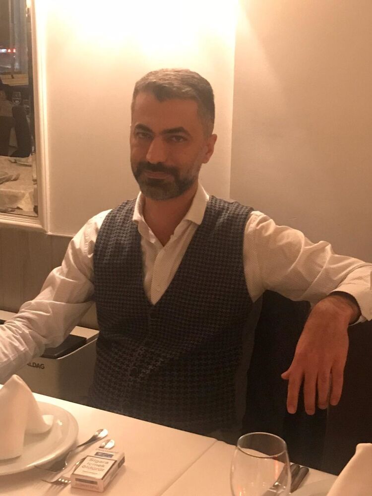  18642071  Mehmet, 39 ,    