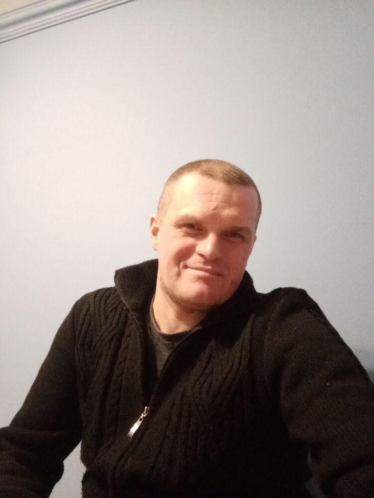  30909871  Denis, 40 ,    -