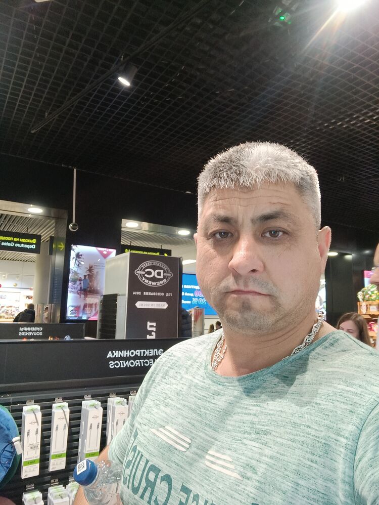  49616951  Aleks, 46 ,    