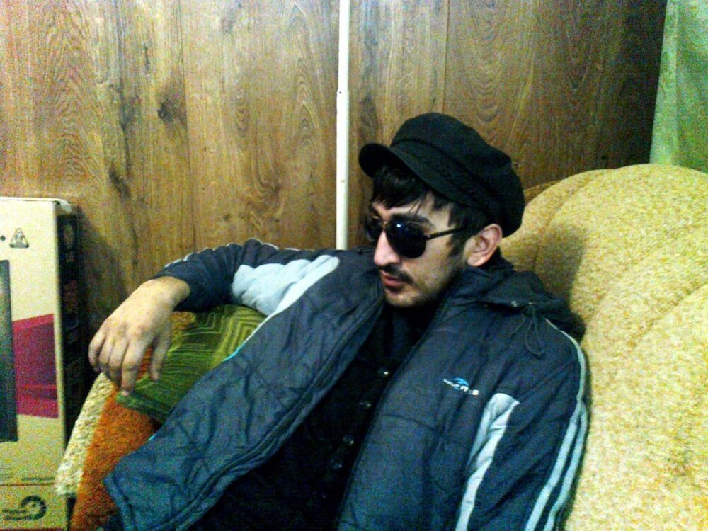  19309181  Asif, 33 ,    