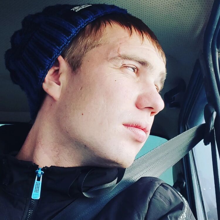  42203011  Vlad, 28 ,    