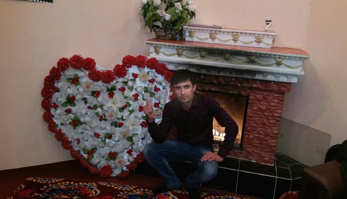  ,   Kolya, 39 ,   