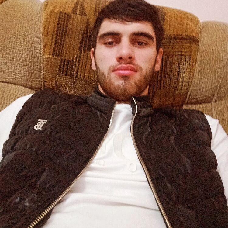  43342981  Erik, 23 ,    