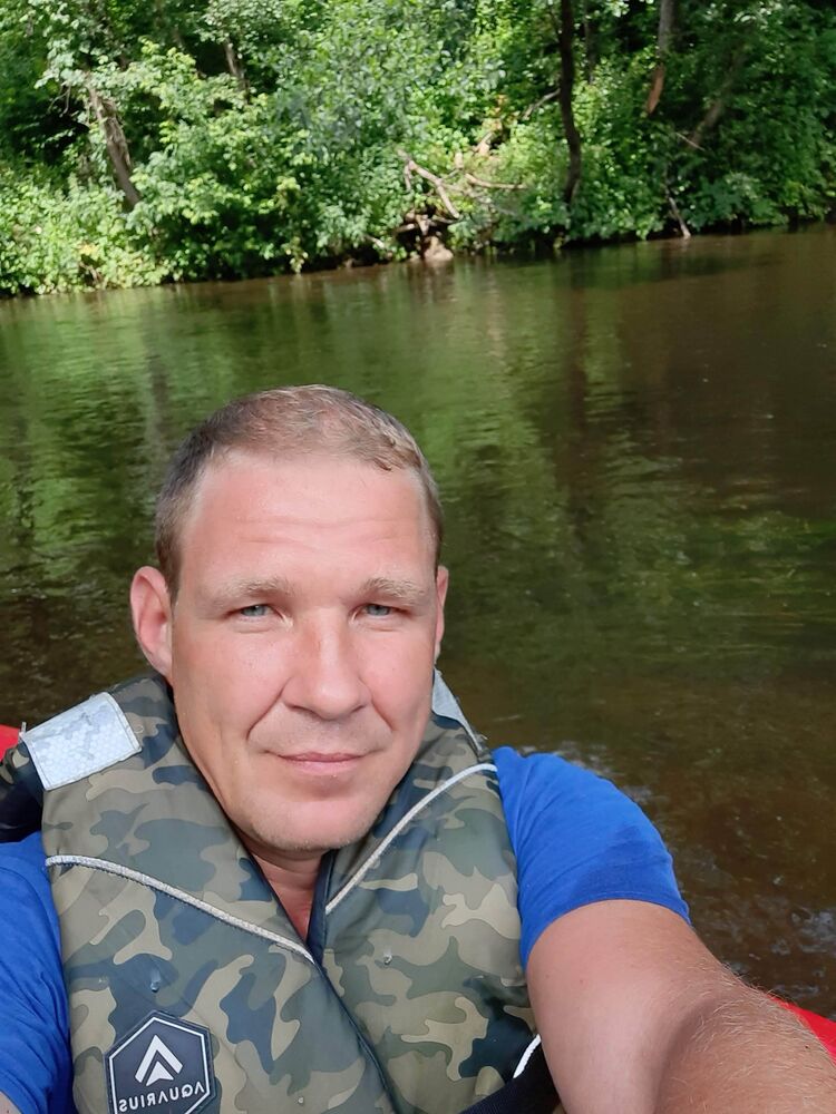  ,   Viktor, 45 ,   ,   , c , 
