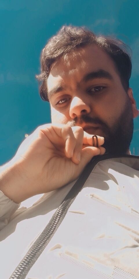  24928871  Oussama, 27 ,    Algiers