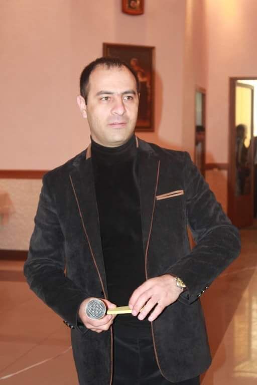  23208971  Hakob, 47 ,    