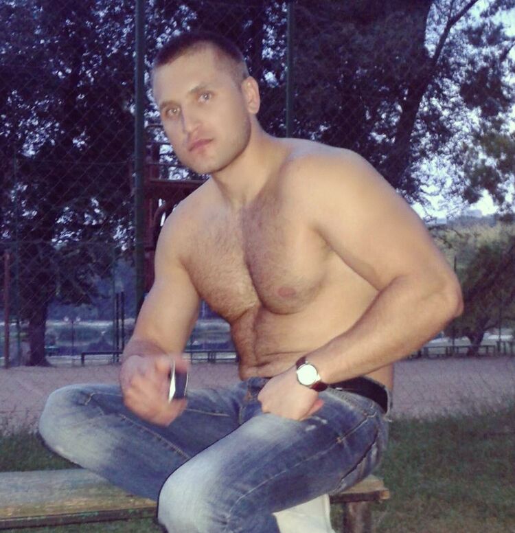  ,   VIKTOR, 35 ,   