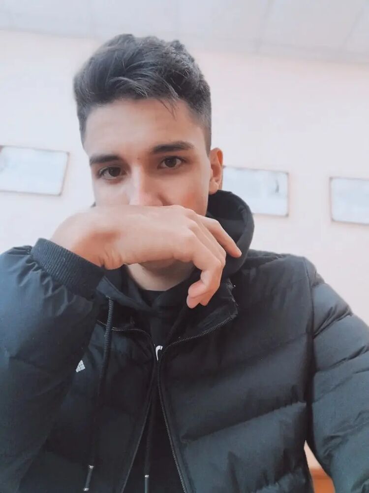  44351321  Khyvvvn, 26 ,    