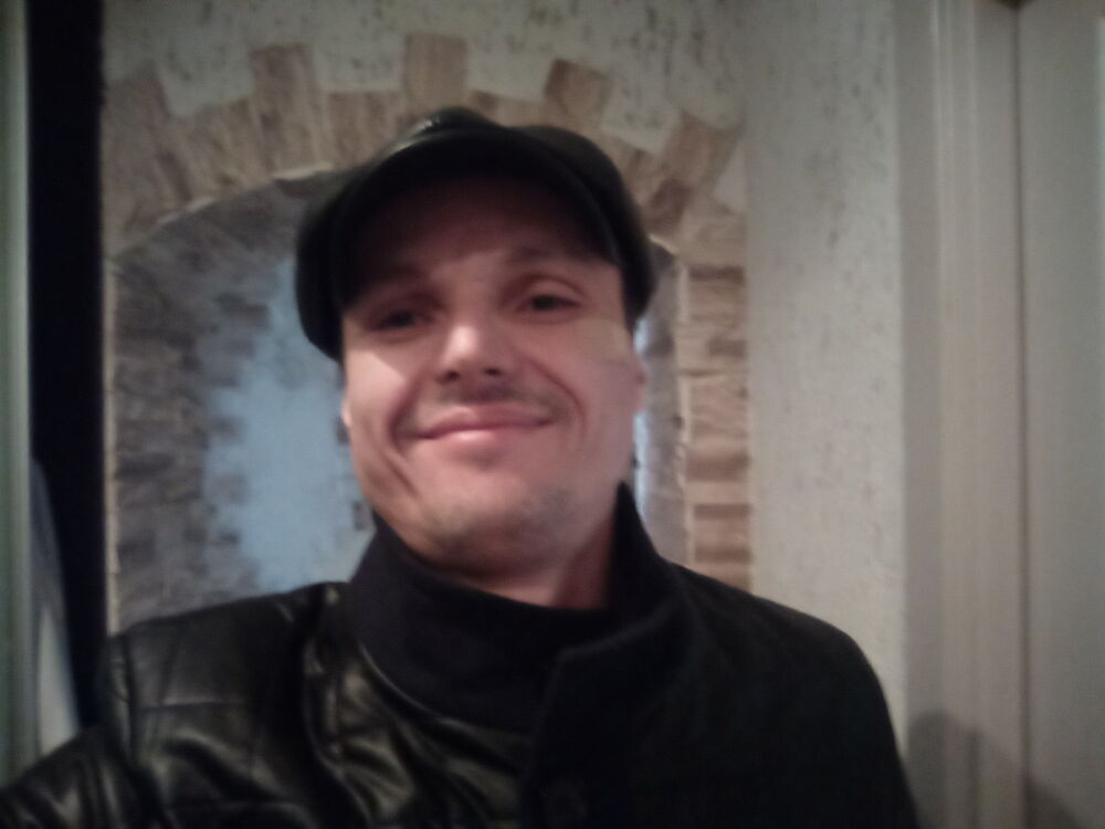  15698381  Sergey, 37 ,    