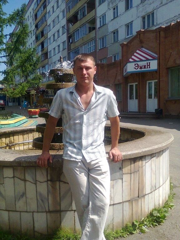  10657711  Georg, 43 ,    