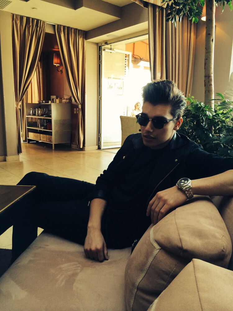 ���� 18575181 ������� Web models, 105 ���, ���� ���������� � �����