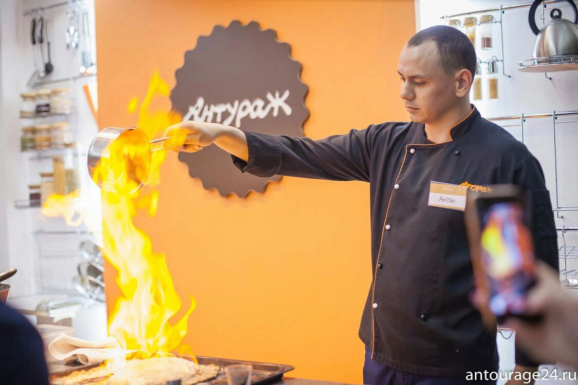  ,   Anton, 33 ,   ,   , c , 