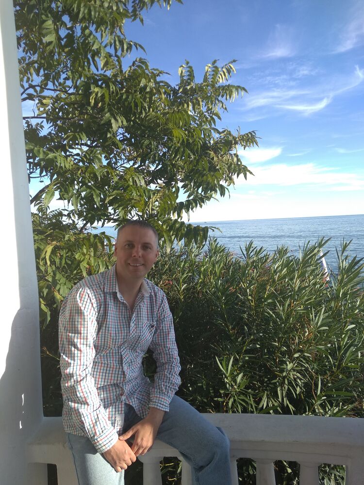 41975291  Vitaly, 39 ,    