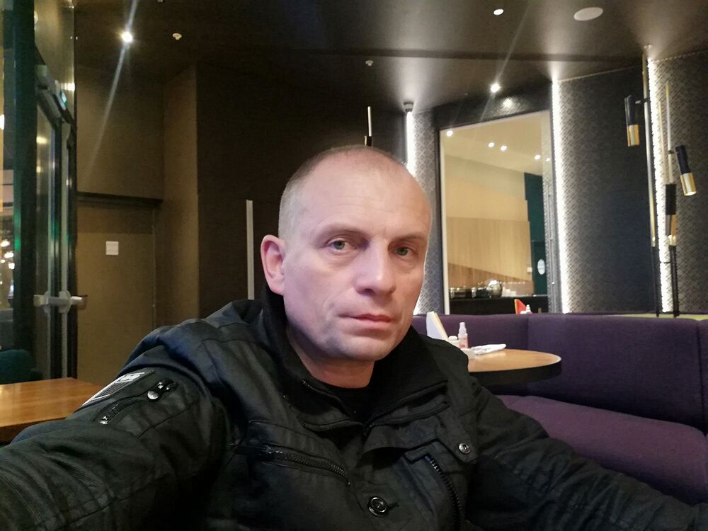  45162261  , 51 ,    