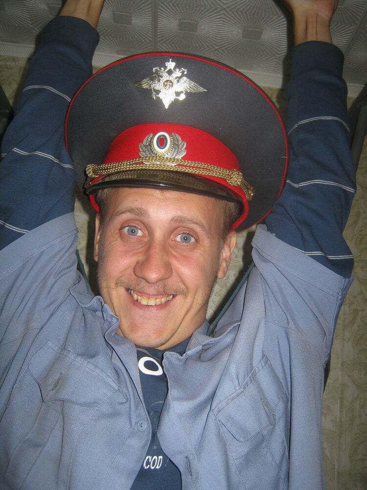  4519081  Vikka, 40 ,    