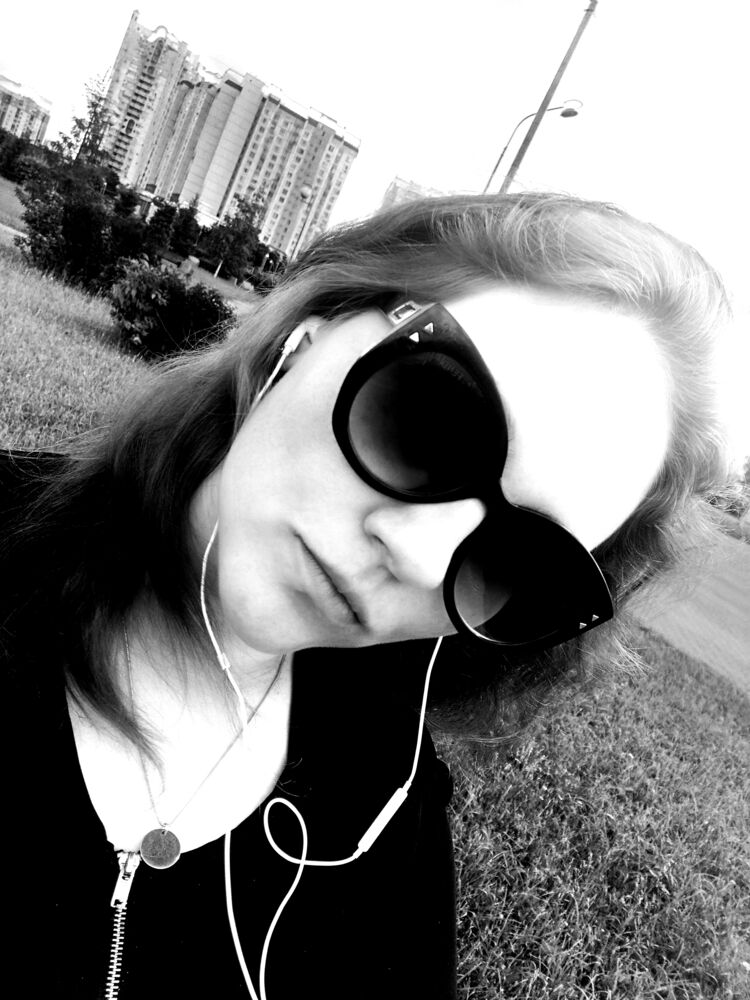  ,   Tasia, 28 ,   