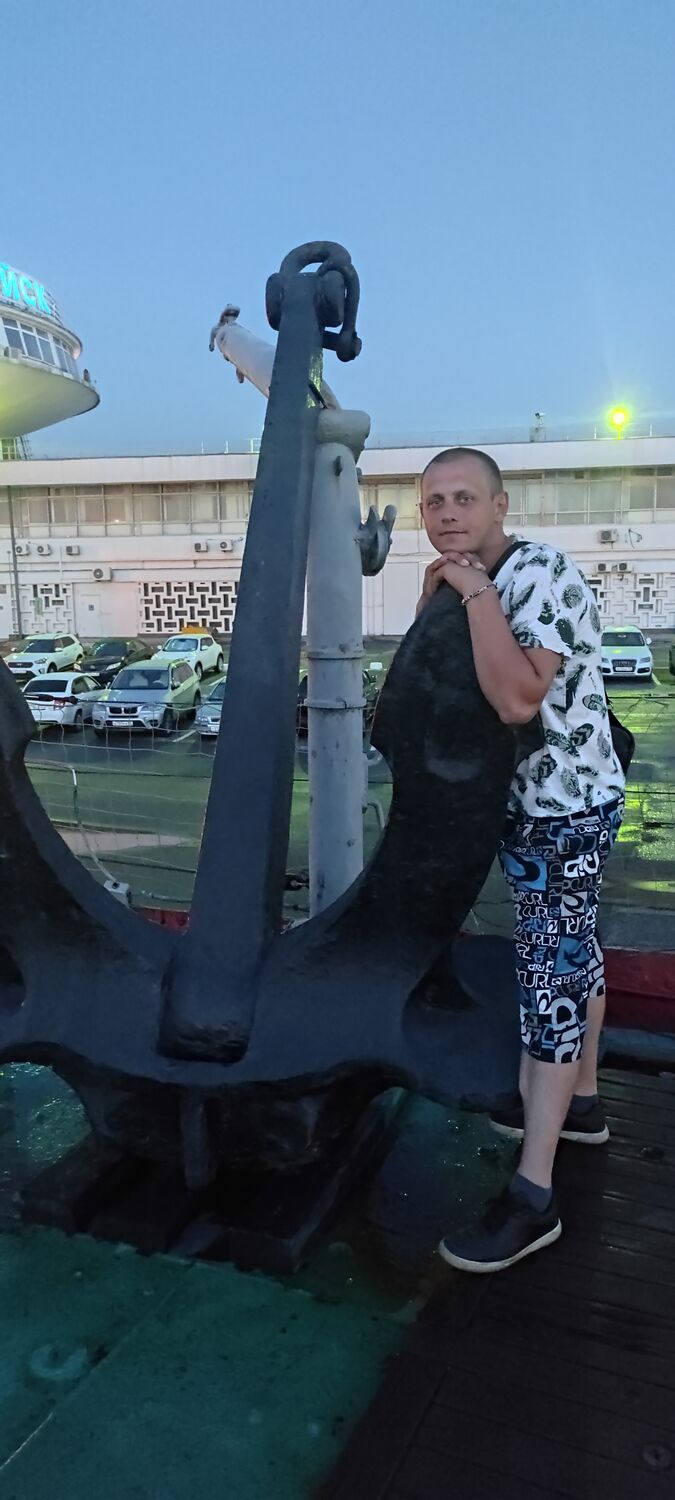  54499821  Denis, 32 ,    