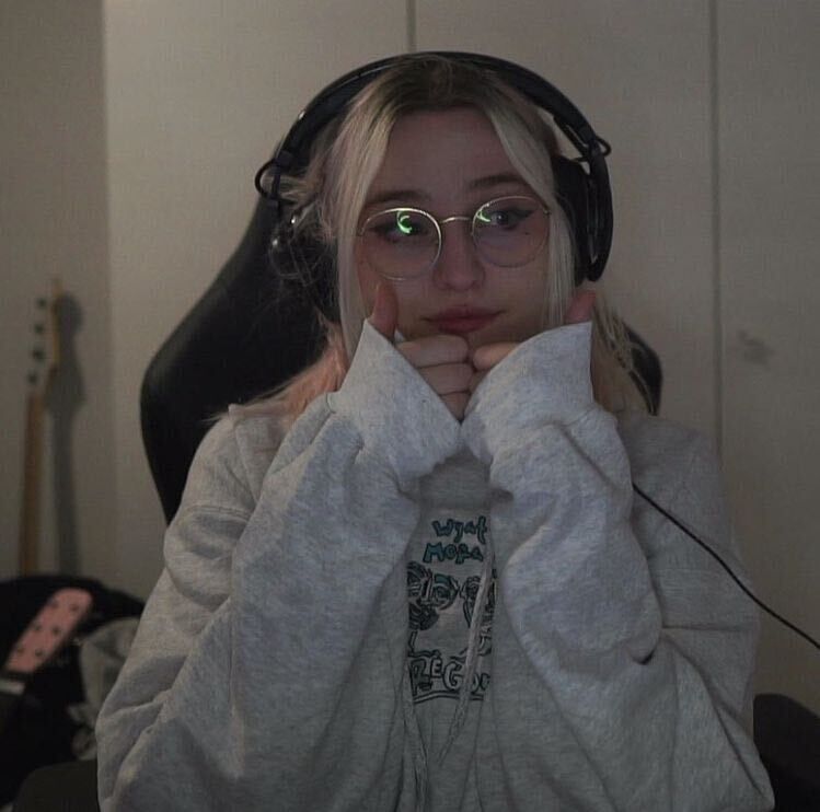  28180611  , 22 ,    -