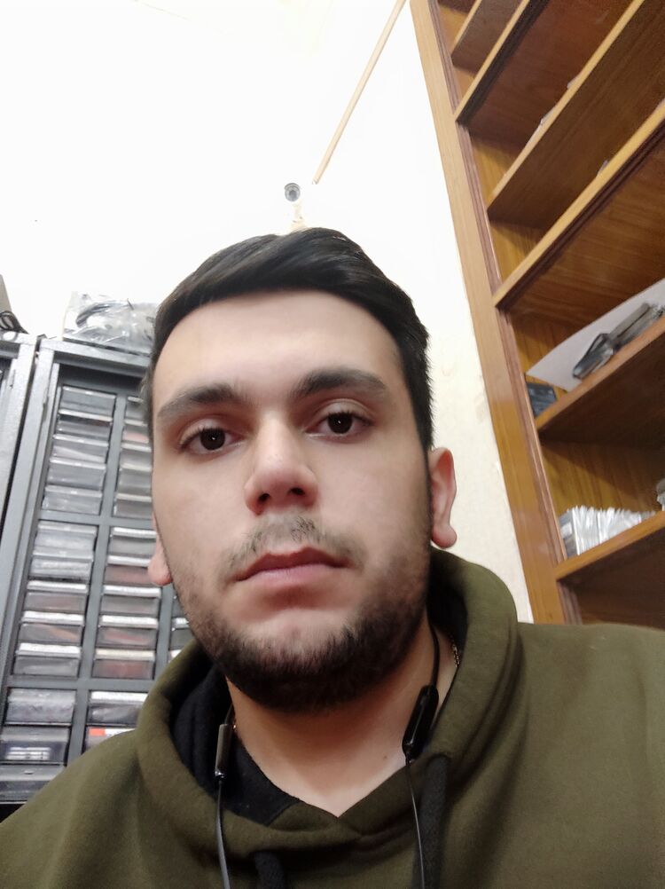  30784851  Elnur, 24 ,    