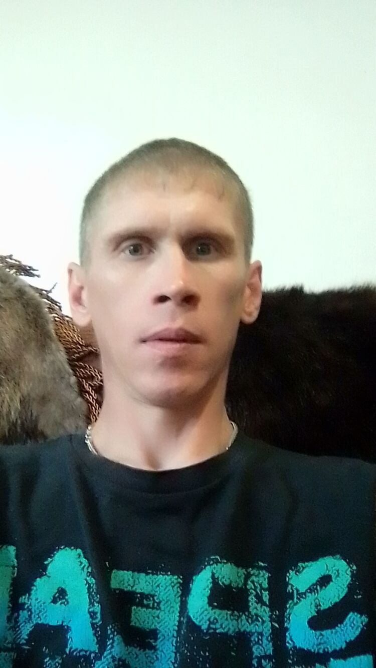 ,   Anton, 42 ,   ,   