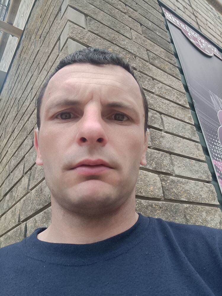  43335421  Andriy, 34 ,    