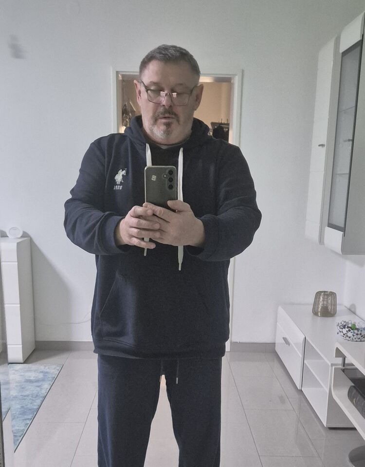  54507891  , 61 ,    Soest