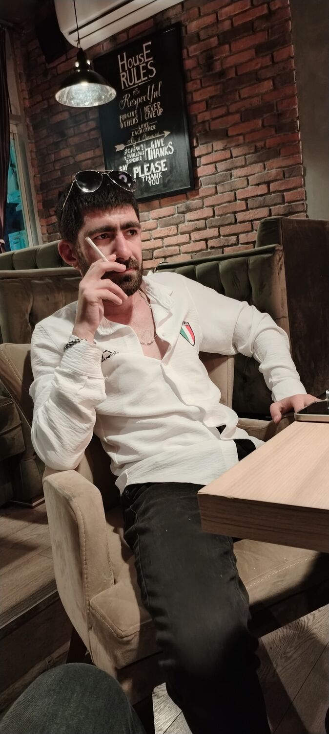  52668311  Cavid, 32 ,    
