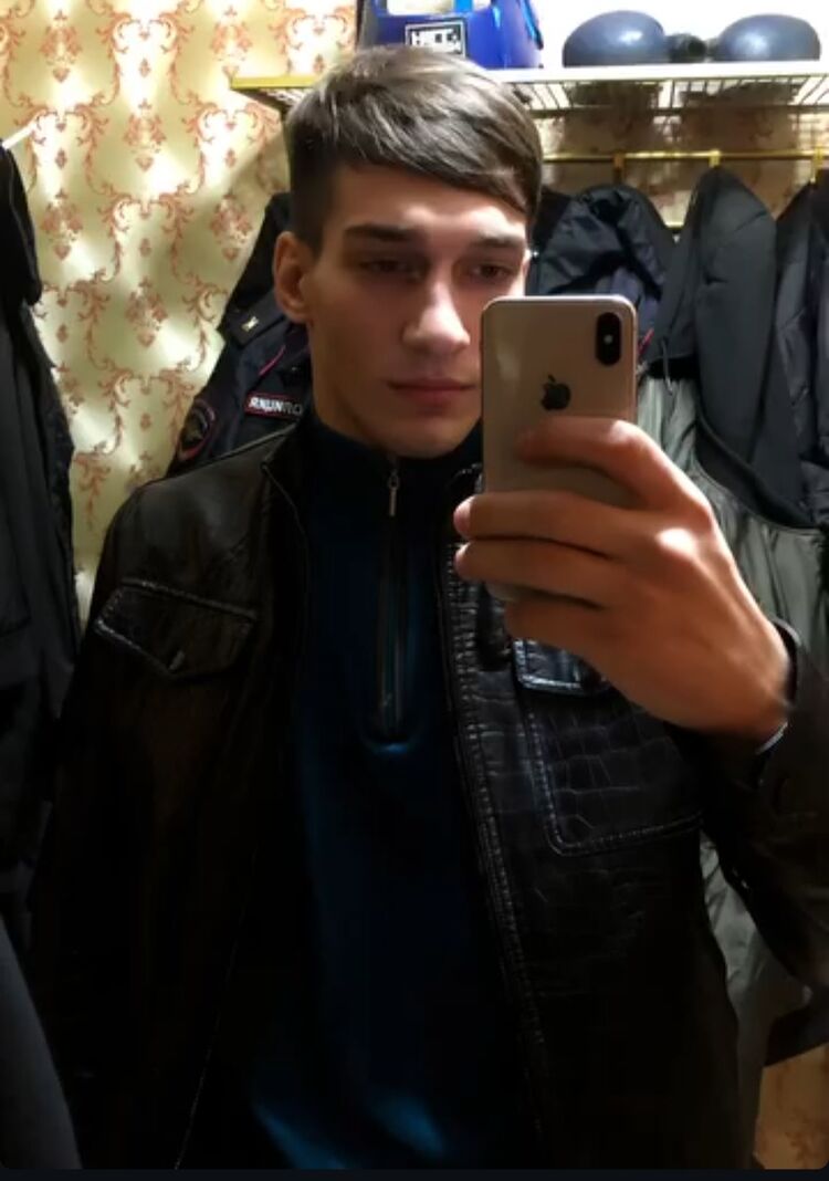  45425481  Adam, 24 ,    